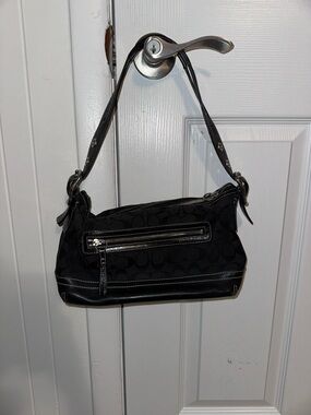 Coach Signature F19220 Crossbody Shoulder Purse Great Condition